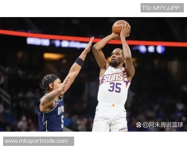 杜兰特首节状态低迷全场13投仅6中贡献15分4篮板2助攻1盖帽