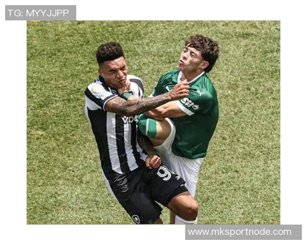 基多主帅坦言帕尔梅拉斯球场如同学校操场球队在对抗中遭遇全面压制