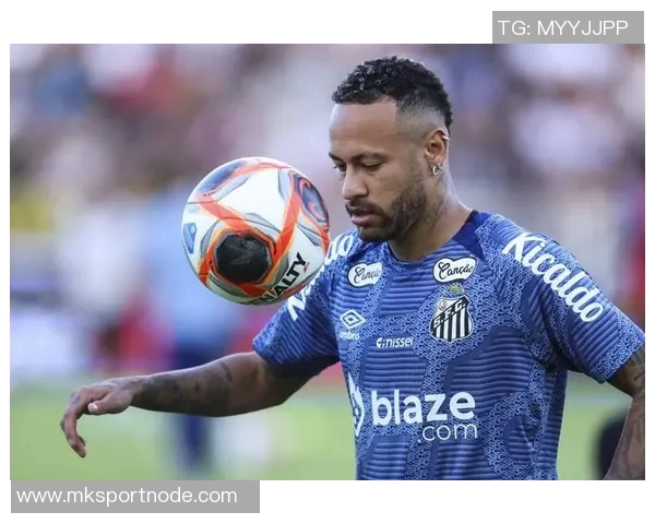 内马尔因伤缺阵携女儿现身球场为桑托斯加油助威